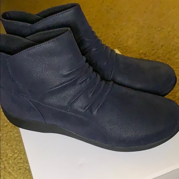 cloudsteppers by clarks ruched ankle boots